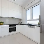 Family With 2 Bedrooms On The 16th Floor In By Renters *