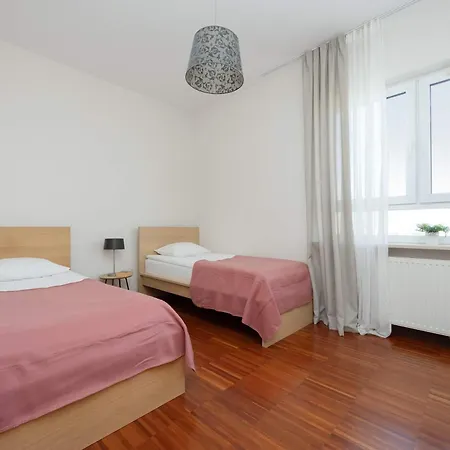 Family With 2 Bedrooms On The 16th Floor In By Renters 바르샤바