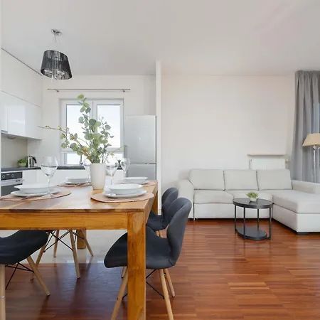 Family With 2 Bedrooms On The 16th Floor In By Renters * 바르샤바