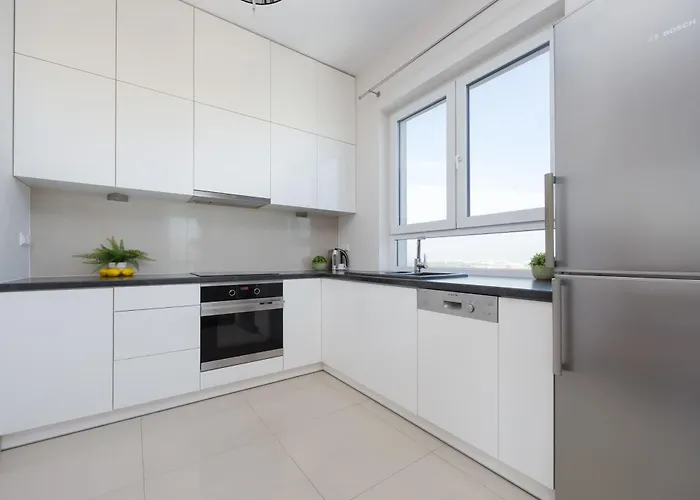 Family With 2 Bedrooms On The 16th Floor In By Renters *