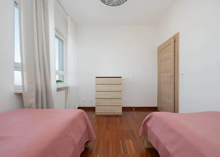 Family With 2 Bedrooms On The 16th Floor In By Renters Apartmán *