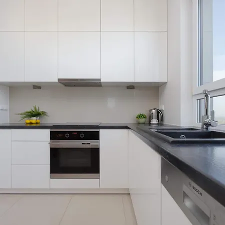 דירה Family With 2 Bedrooms On The 16th Floor In By Renters