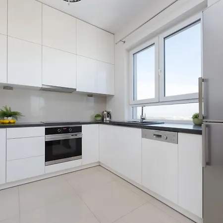 Family With 2 Bedrooms On The 16th Floor In By Renters *