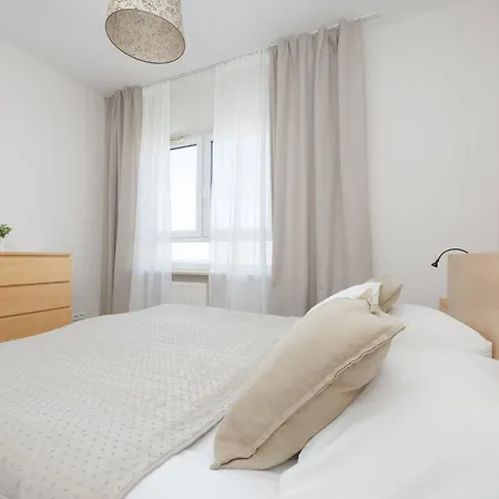 Family With 2 Bedrooms On The 16th Floor In By Renters